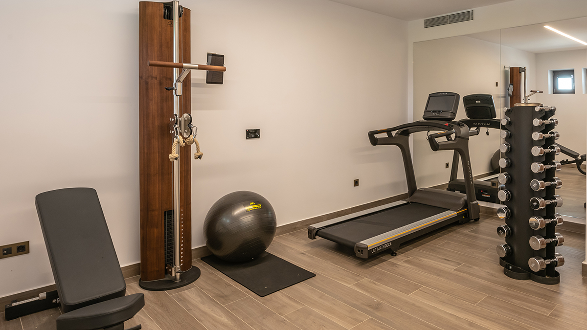 Honeymoon Suite Sea View with Private Heated Pool, SoulSauna and Gym